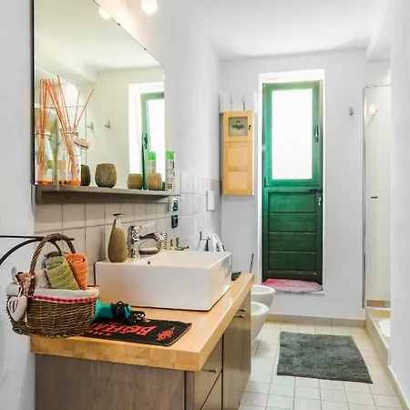 Relais Des Roches Bed & Breakfast *