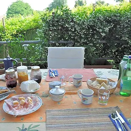 Relais Des Roches Bed & Breakfast