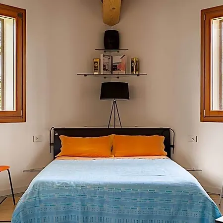 Relais Des Roches Bed & Breakfast