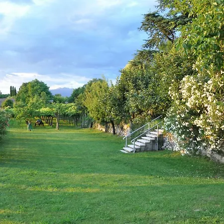 Relais Des Roches Bed and Breakfast *