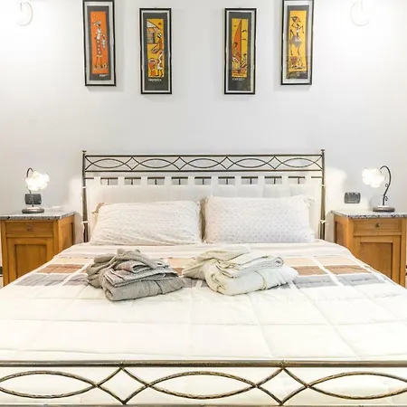 Relais Des Roches Bed and Breakfast