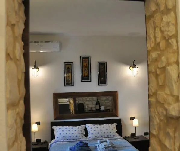 Relais Des Roches Bed & Breakfast *