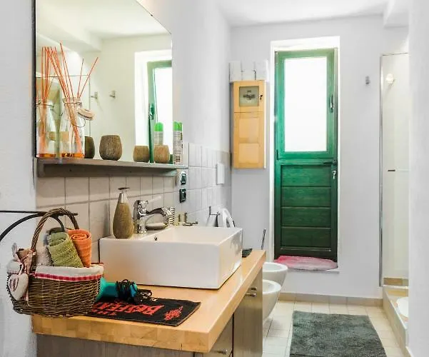 Relais Des Roches Bed & Breakfast *