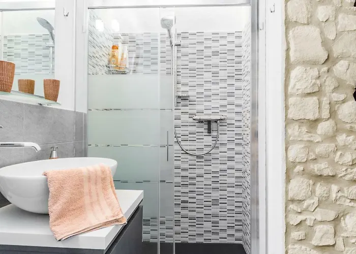 Relais Des Roches Bed & Breakfast