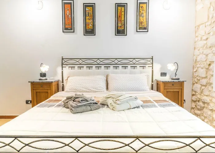 Relais Des Roches Bed & Breakfast