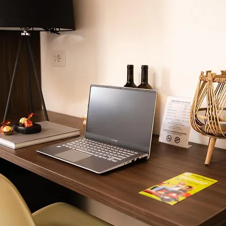 Nocleg ze śniadaniem Relais Des Roches Sona